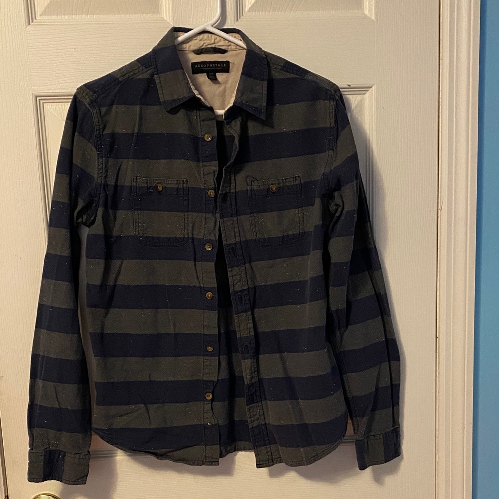 Aeropostale Cream and Gray Shirt